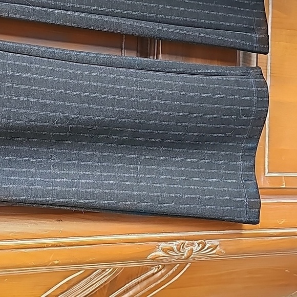 MAX STUDIO, Pin striped dark gray with white pin striped. Size medium. Office. - Picture 4 of 9